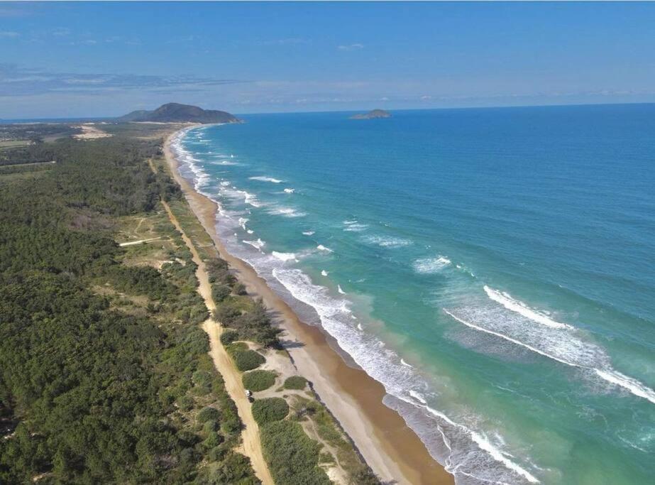 Townhousefloripa I Praia Do Mocambique Riovermelho Флорианополис Экстерьер фото